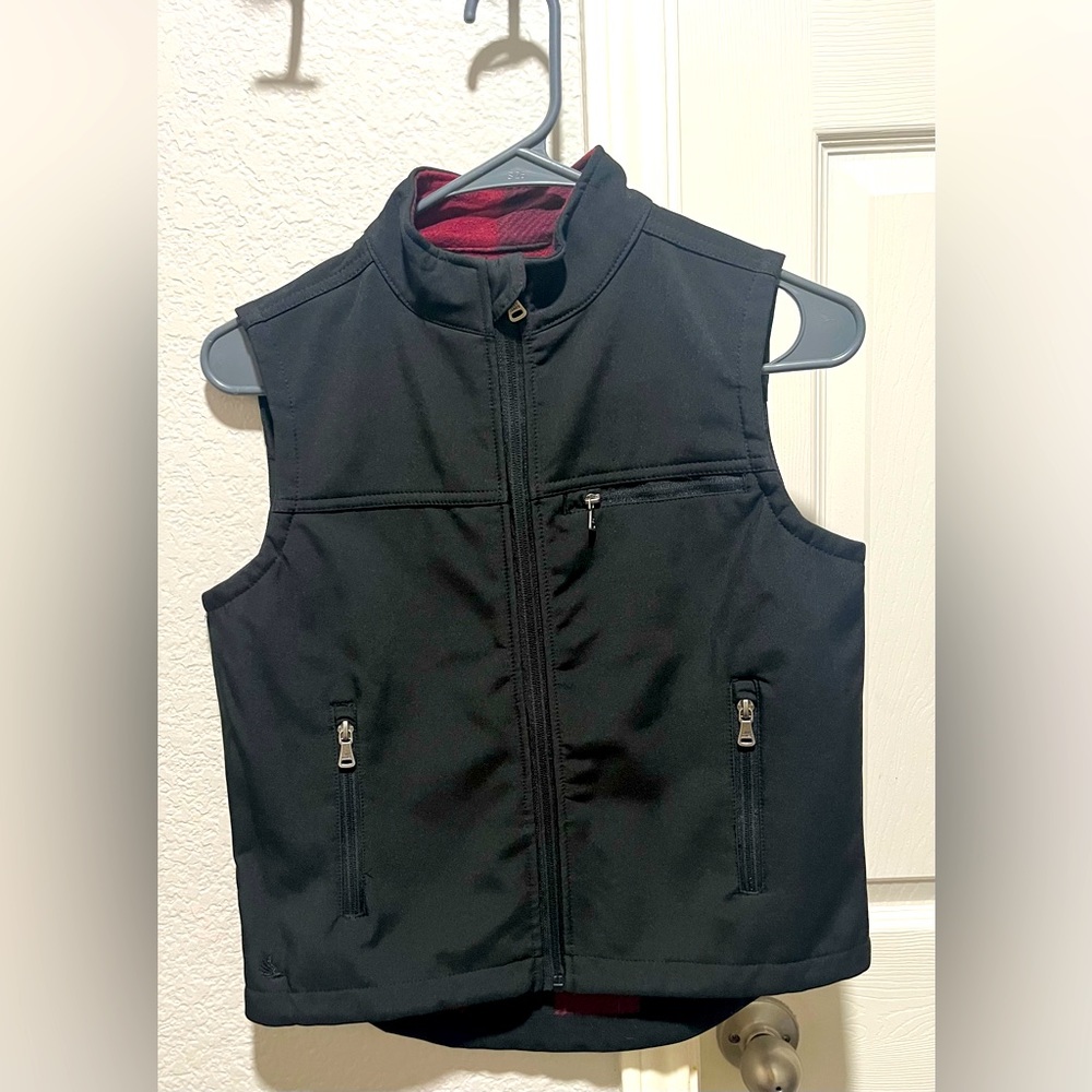 Cody James Youth Front Zip Softshell Vest size med.